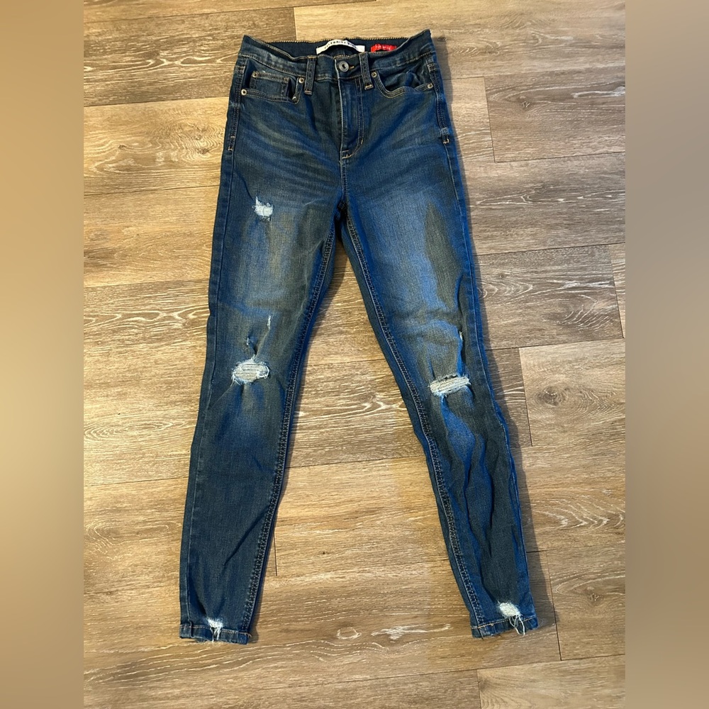 Celebrity Pink juniors size 3 skinny distressed look jeans. High waisted.